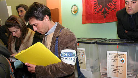 Das Büro für demokratische Institutionen und Menschenrechte der OSZE beobachtet regelmäßig Wahlen, hier in Albanien.
