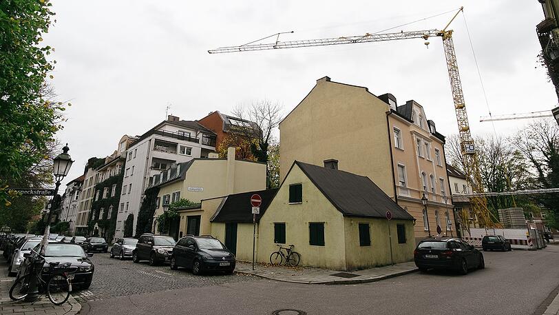 Im November 2017 schaltet sich der BA ein, weil das Häusl verkommt.