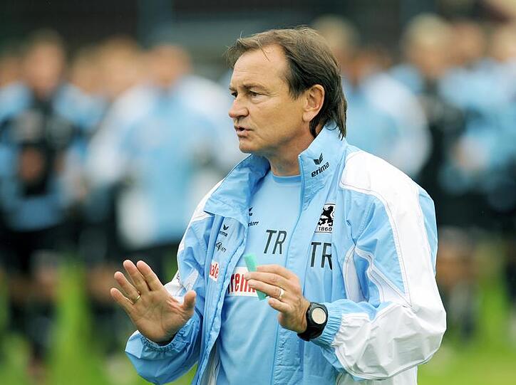 Zufrieden mit dem Test-Wochenende: Löwen-Trainer Ewald Lienen.