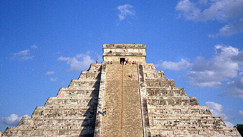Maya-Pyramide, Foto: DPA, Kirsten Lüke Maya-Pyramide, Foto: DPA, Kirsten Lüke
