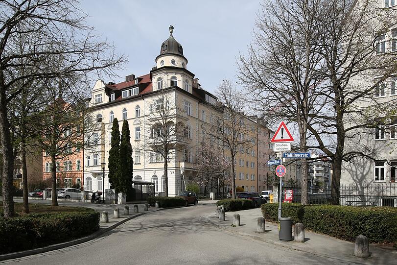 Die Maillingerstraße bildet die Grenze zur Maxvorstadt.