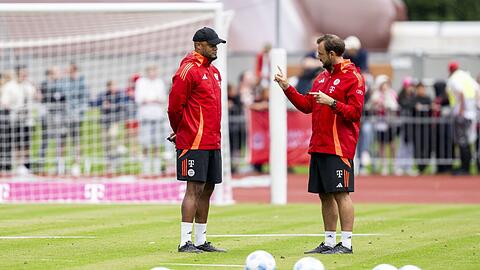 Wichtige Unterstützung für Chefcoach Vincent Kompany: Co-Trainer René Maric, der auch als Verbindungsmann zum Campus fungiert.