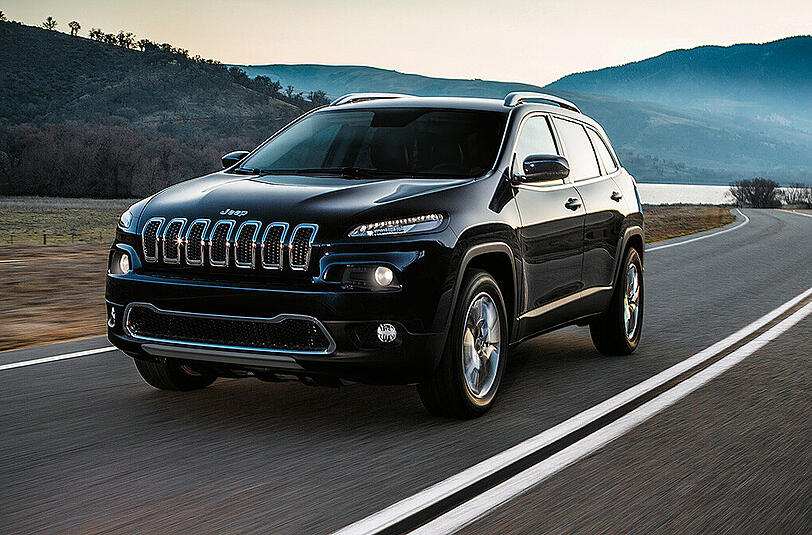 Die Hacker konnten bei dem Experiment bei einem Jeep Cherokee Bremsen, Geschwindigkeit, Klimaanlage und Radio steuern.