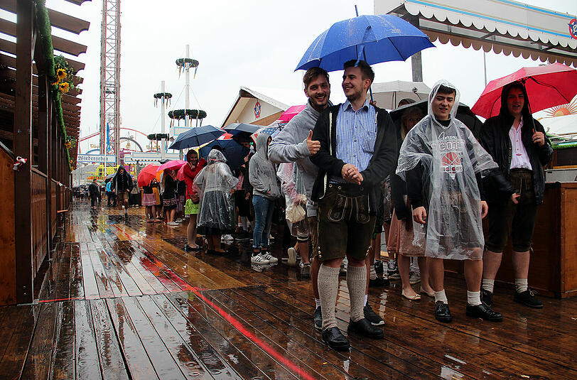 Impressionen von der Regen-Wiesn 2016.