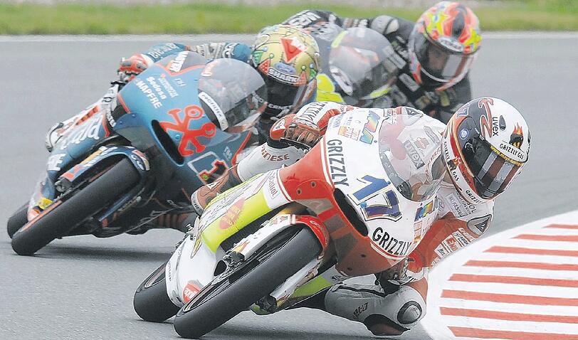 &bdquo;Gnadenlos&ldquo;!: Stefan Bradl fährt in Brünn, obwohl nur von Rang 13 gestartet, allen Konkurrenten davon und gewinnt sein erstes WM-Rennen.