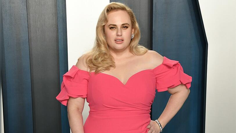 Rebel Wilson im Februar 2020, vor ihrem "Gesundheitsjahr", durch das sie 35 Kilogramm abnahm.
