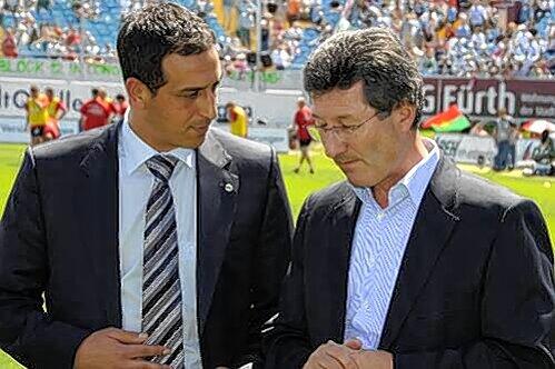 Mobil machen für das Pokal-Achtelfinale: Fürths Präsident Helmut Hack (r.) und Manager Rachid Azzouzi.