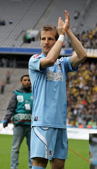 Stefan Aigner durfte zum Abschluss noch mal ran: er verabschiedete sich im Trikot von den Fans.