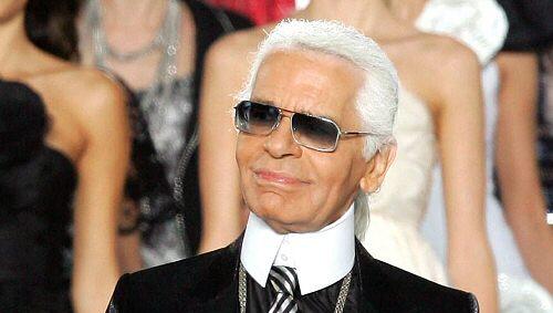 Karl Lagerfeld ist laut Time-Magazine einflussreichster als der Papst. Karl Lagerfeld ist laut Time-Magazine einflussreichster als der Papst.