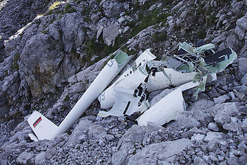 Das Wrack des Segelflugzeugs