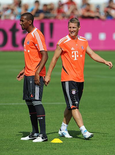 Wann kommt Martinez? Kommt er überhaupt? Die Gerüchte lassen die Bayern-Spieler kalt. Jetzt ist erstmal Training in der Sommer-Hitze angesagt. Die aktuellen Bilder von der Säbener.