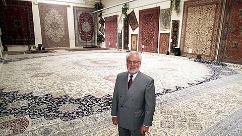 Michael A. Roth in seiner Firma