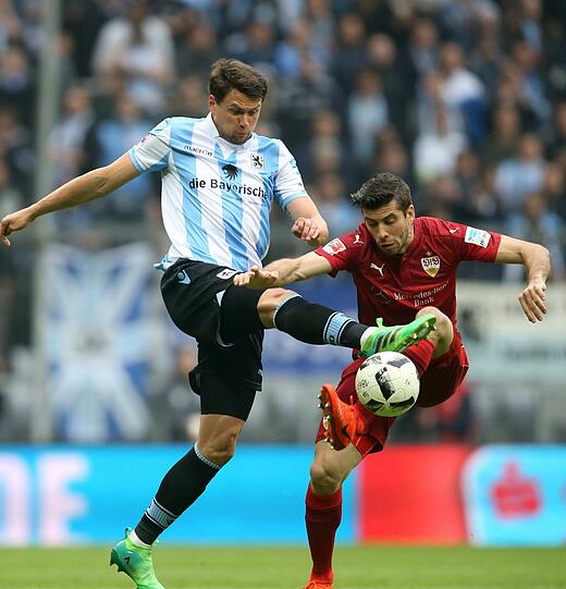 SEBASTIAN BOENISCH: Note 4. Suchte immer wieder den Kontakt zu Pereira an der Seitenlinie, längst der Vertrauensmann des portugiesischen Trainers. Nahm Zweitliga-Torjäger Simon Terodde bemerkenswert abgeklärt aus dem Spiel. Sein Patzer verursacht den späten Ausgleich.