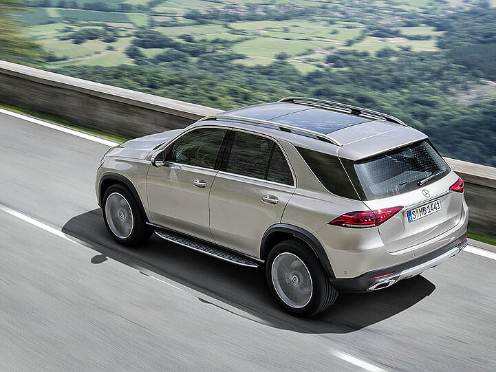 Markant: Die schräge C-Säule des SUV.