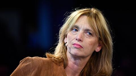 Familienministerin Karin Prien will den Mutterschutz für Selbstständige verbessern.