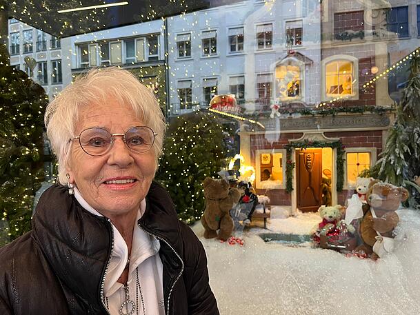 Verschenkt Steiff an ihre Urenkel: Christine Aumer (77).