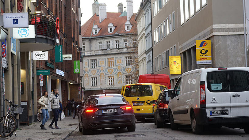 Die Fürstenfelder Straße mit Blick zum Ruffinihaus: Autos soll es hier keine mehr geben.