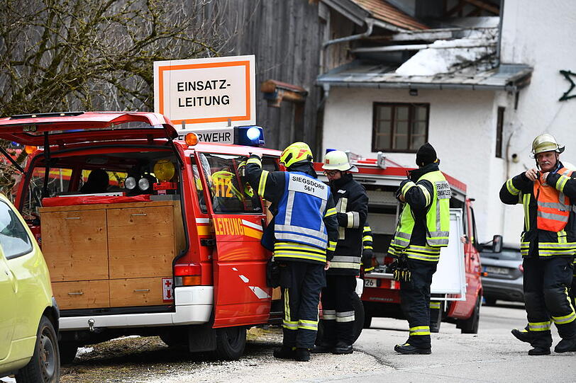Der Sachschaden beträgt 35.000 Euro - die Ursache für den Kellerbrand ist derzeit noch unklar. Die Bilder vom Feuerwehreinsatz.