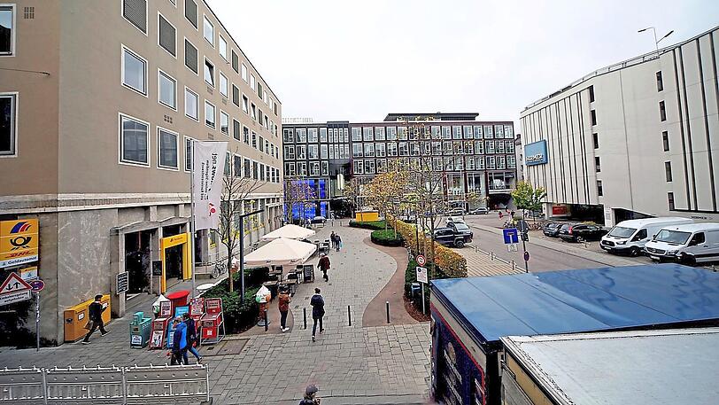 Teile des Inselkammer-Clans sind auch im Immobiliengeschäft tätig, beispielsweise am Sattlerplatz.