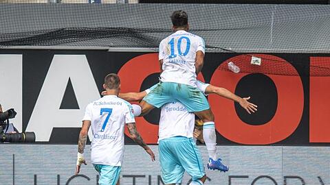 Absteiger Schalke durfte über drei Punkte in Paderborn jubeln.