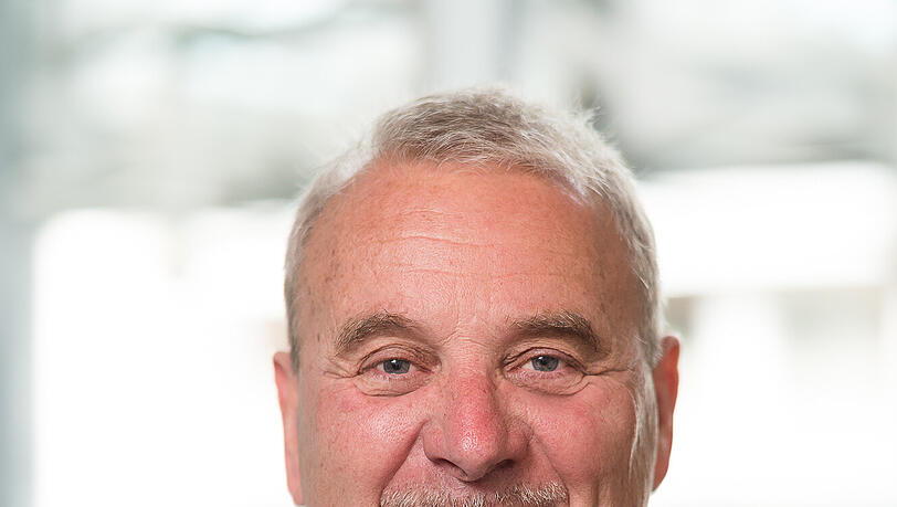 Albert Ritter wurde als Sohn einer Berliner Schaustellerfamilie auf dem Schützenfest Hannover geboren, der 72-Jährige ist Präsident der Europäischen Schausteller-Union (ESU) und des Deutschen Schaustellerbundes (DSB). Albert Ritter wurde als Sohn einer Berliner Schaustellerfamilie auf dem Schützenfest Hannover geboren, der 72-Jährige ist Präsident der Europäischen Schausteller-Union (ESU) und des Deutschen Schaustellerbundes (DSB).