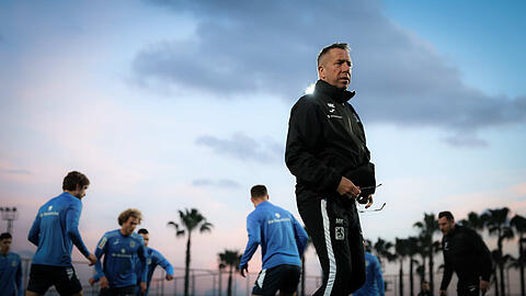 Trainer Markus Kauczinski kritisiert seinen St&uuml;rmer Justin Steink&ouml;tter.