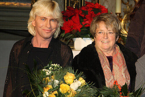 Gemeinsam für den guten Zweck: Schlagersänger Mark Lorenz mit Marga Beckstein.