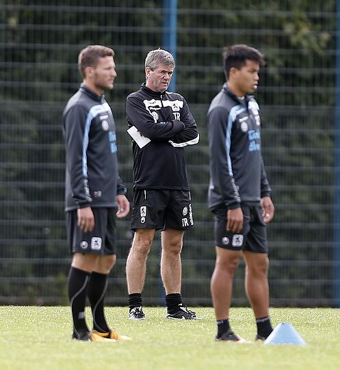 Training an der Grünwalder: Friedhelm Funkel bei der Einheit mit dem TSV 1860. Die Bilder