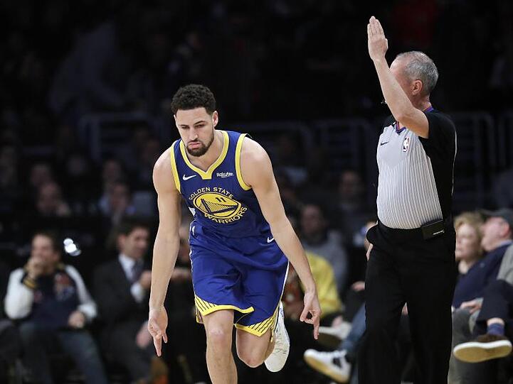 Rekordmann: Klay Thompson (l) feiert einen Korb gegen die LA Lakers.