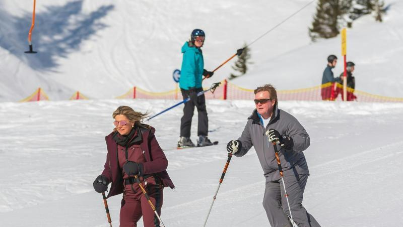 Willem-Alexander, König der Niederlande, und seine Ehefrau Königin Máxima auf der Piste. Willem-Alexander, König der Niederlande, und seine Ehefrau Königin Máxima auf der Piste.