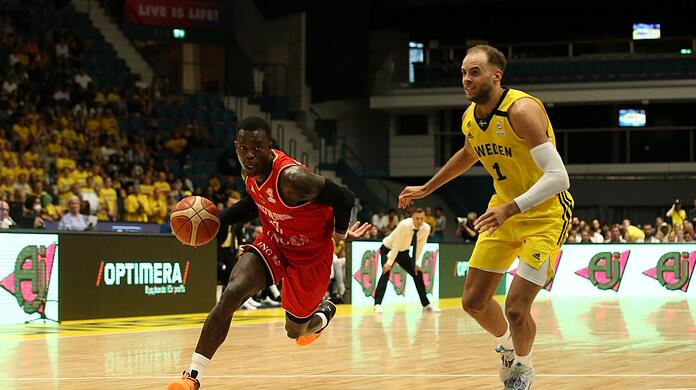 Der neue Kapitän des Nationalteams: Dennis Schröder.+