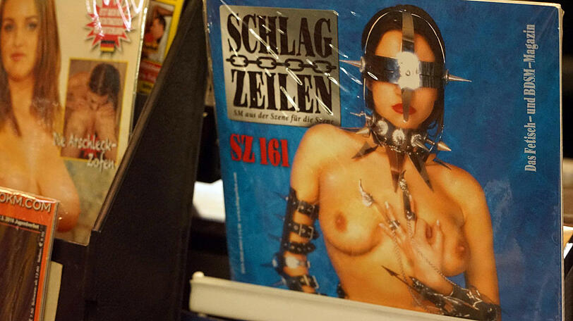 Seit fast drei Jahrzehnten betreibt Charlotte Binder den Sex-Shop im Tal. Wir haben sie besucht - klicken Sie sich durch!