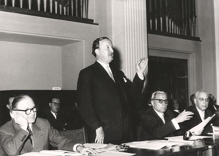 Hauptversammlung 1957 in München: Wiedervereinigung zur Deutschen Bank