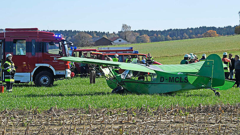 Die Bilder vom Ultraleichtflugzeug-Absturz bei Sauerlach.