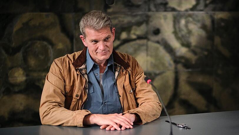 Götz Otto als Hauptmann Hajo Kessler im "Tatort: Das Verhör".