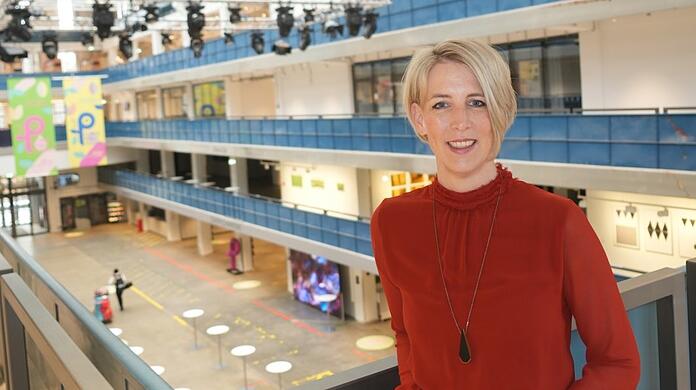 Als Treffpunkt wählt Katrin Habenschaden den Interimgasteig. Dieses Provisorium soll bleiben.