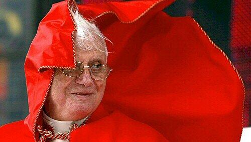 Umgeben von rauem Wind: Papst Benedikt XVI. Umgeben von rauem Wind: Papst Benedikt XVI.