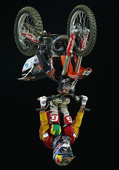 Am Samstag haben die X-Fighters in München Station gemacht - und spektakuläre Stunts gezeigt. Mit von der Partie beim letzten Stopp vor dem Finale in Sydney: Die Stars der Szene rund um den Spanier Dany Torres.
