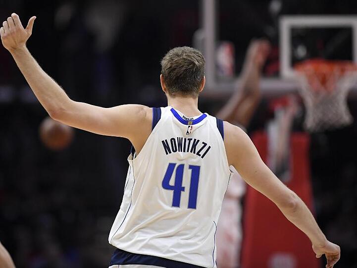 Dirk Nowitzki und die Dallas Mavericks unterlagen den Los Angeles Clippers mit 121:125.