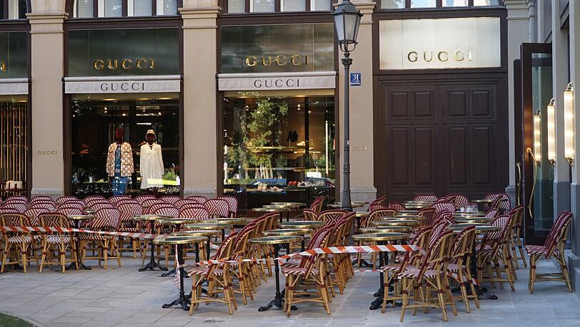 Mitte oder Ende dieser Woche soll es endlich losgehen mit dem frisch renovierten Café Roma. Mitte oder Ende dieser Woche soll es endlich losgehen mit dem frisch renovierten Café Roma.