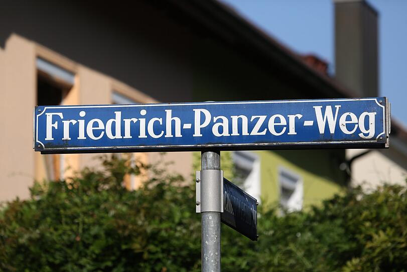 Der Truderinger Wald liegt am Friedrich-Panzer-Weg.