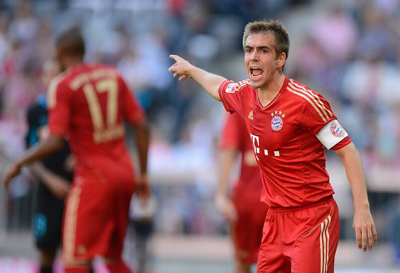 Philipp Lahm: Note 3. Wenig Offensivdrang, hatte mit Ex-Kollege Usami aber auch einen pfeilschnellen Gegenspieler. Angeschlagen am linken Knie, biss sich durch.