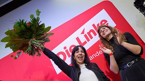 Linke-Fraktionschefin Elif Eralp (li.) will Regierende B&uuml;rgermeisterin in Berlin werden.