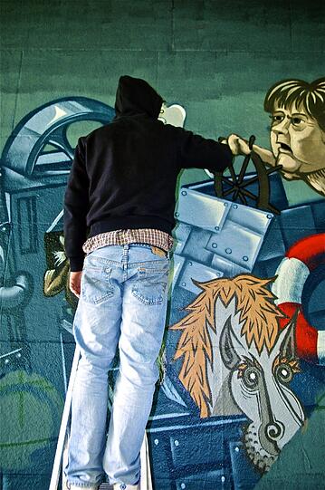 Isart Graffiti Aktion an der Brudermühlbrücke