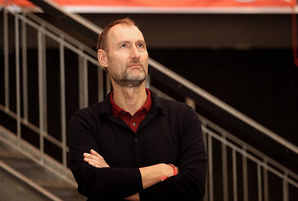 Hält die Schulbildung für die Bayern-Talente für wichtig: NLZ-Leiter Jochen Sauer. Hält die Schulbildung für die Bayern-Talente für wichtig: NLZ-Leiter Jochen Sauer.
