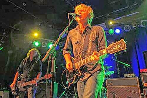 uckersüß sind die Nada Surf-Songs, aber weit entfernt von Kitsch. Daniel Lorca (Bass, l.) und Sänger Matthew Caws wissen, wie&rsquo;s geht.