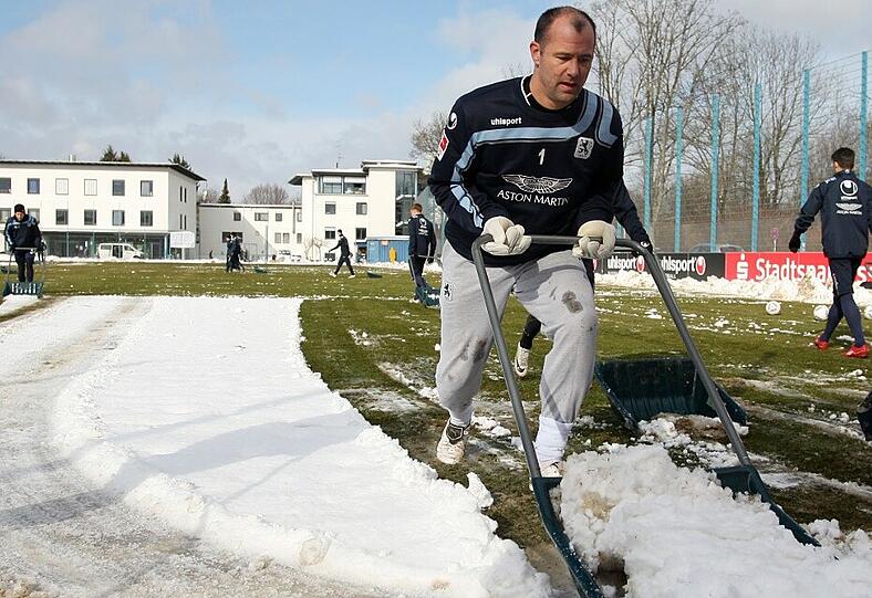 1860-Torwart Gabor Kiraly