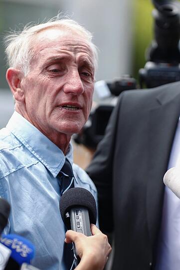 Den Tränen nah: Reevas Onkel Mike Steenkamp