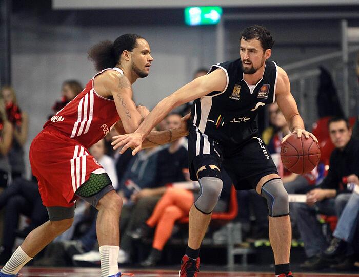 Chevon Troutman - FC Bayern Basketball: Der US-Amerikaner hat als einer der wenigen den Umbau der Mannschaft im Sommer überstanden. Nun verzückt der Fan-Liebling weiter mit extravaganten Frisuren und krachenden Dunks.