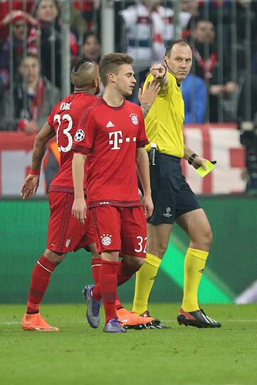 Und auch Arturo Vidal holte sich seine letzte gelbe Karte im Rückspiel gegen Juve.
